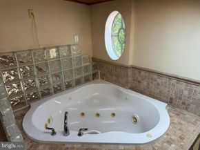 719 Farragut Place NE, Washington DC 20017