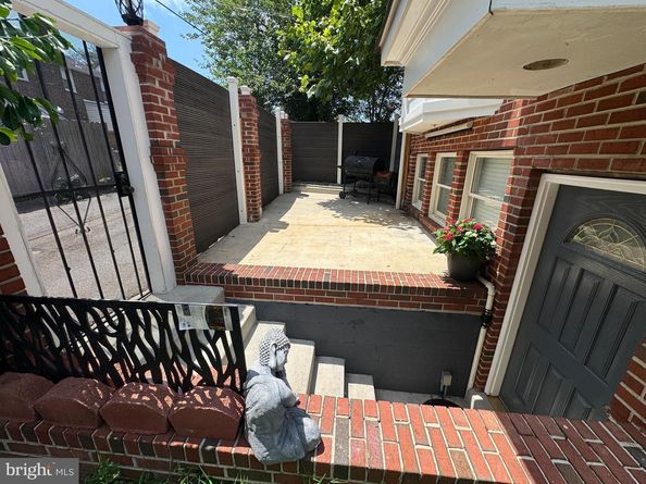 719 Farragut Place NE, Washington DC 20017