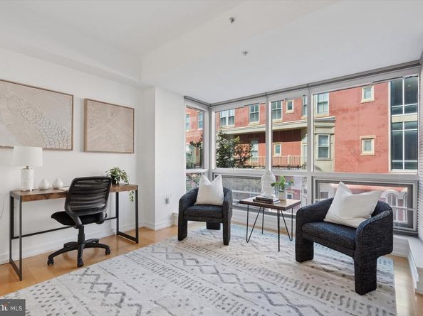 1034 Spruce Street 402, Philadelphia PA 19107