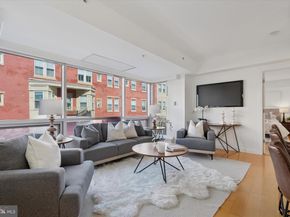 1034 Spruce Street 402, Philadelphia PA 19107