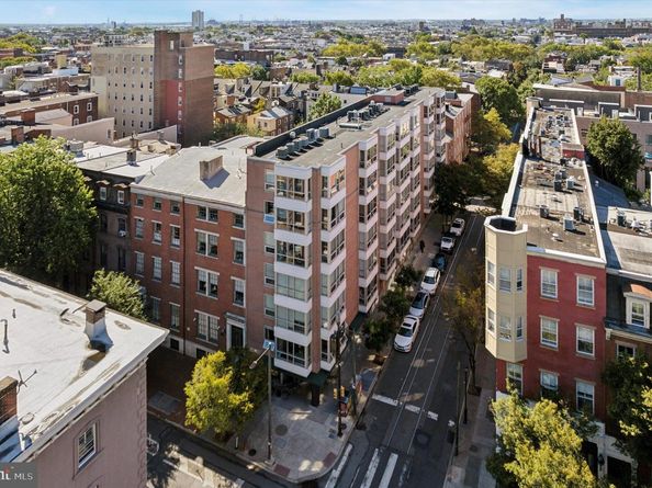 1034 Spruce Street 402, Philadelphia PA 19107