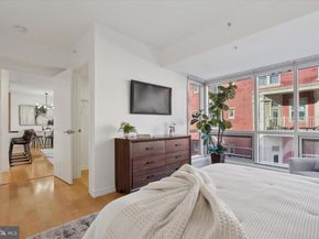 1034 Spruce Street 402, Philadelphia PA 19107