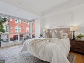 1034 Spruce Street 402, Philadelphia PA 19107