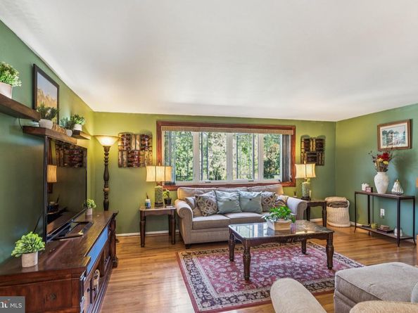 8860 Manchester Street, Philadelphia PA 19152