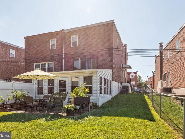 8860 Manchester Street, Philadelphia PA 19152