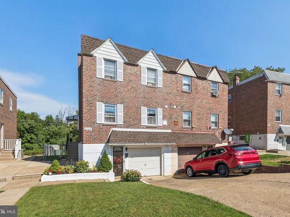 8860 Manchester Street, Philadelphia PA 19152