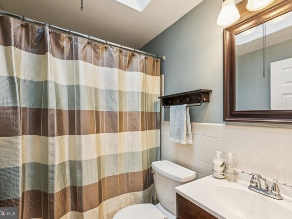 8860 Manchester Street, Philadelphia PA 19152