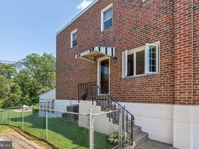 8860 Manchester Street, Philadelphia PA 19152