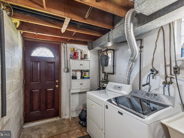 8860 Manchester Street, Philadelphia PA 19152