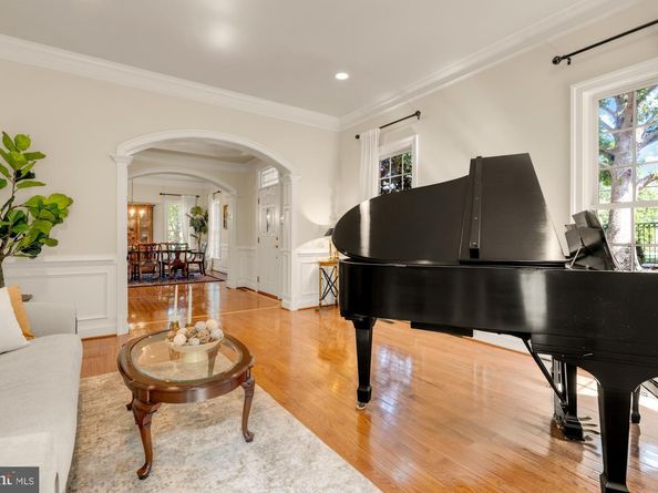 6238 Linway Terrace, Mclean VA 22101
