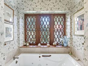 548  560 S Bryn Mawr Avenue, Bryn Mawr PA 19010