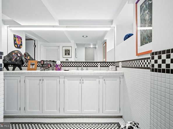 548  560 S Bryn Mawr Avenue, Bryn Mawr PA 19010