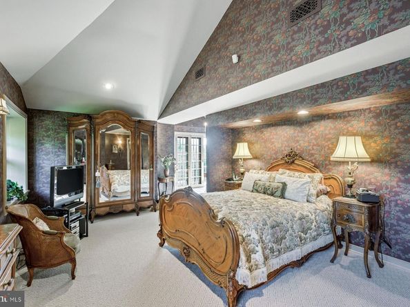 548  560 S Bryn Mawr Avenue, Bryn Mawr PA 19010