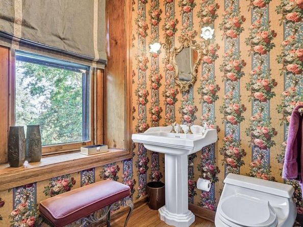 548  560 S Bryn Mawr Avenue, Bryn Mawr PA 19010