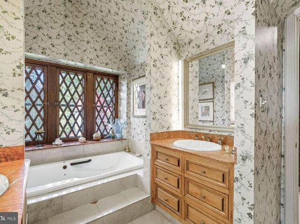 548  560 S Bryn Mawr Avenue, Bryn Mawr PA 19010
