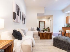 6 S Strawberry Street 16, Philadelphia PA 19106