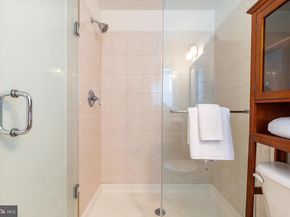 6 S Strawberry Street 16, Philadelphia PA 19106