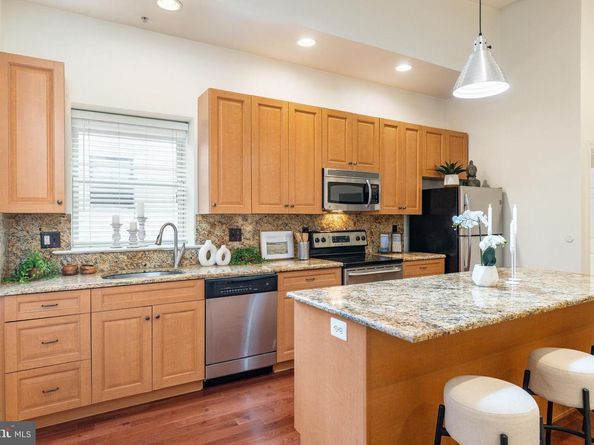 6 S Strawberry Street 16, Philadelphia PA 19106