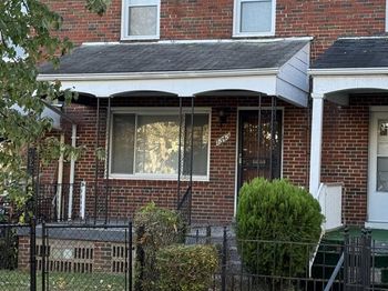1343 Queen Street NE