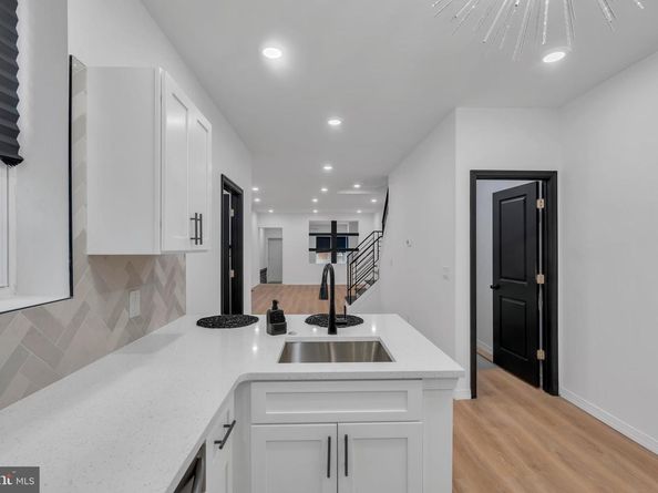 4946 N 10TH Street, Philadelphia PA 19141