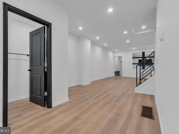 4946 N 10TH Street, Philadelphia PA 19141