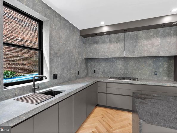 2301 Naudain Street, Philadelphia PA 19146