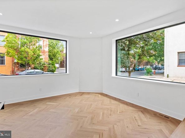 2301 Naudain Street, Philadelphia PA 19146