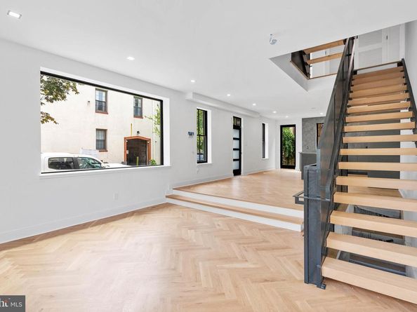 2301 Naudain Street, Philadelphia PA 19146