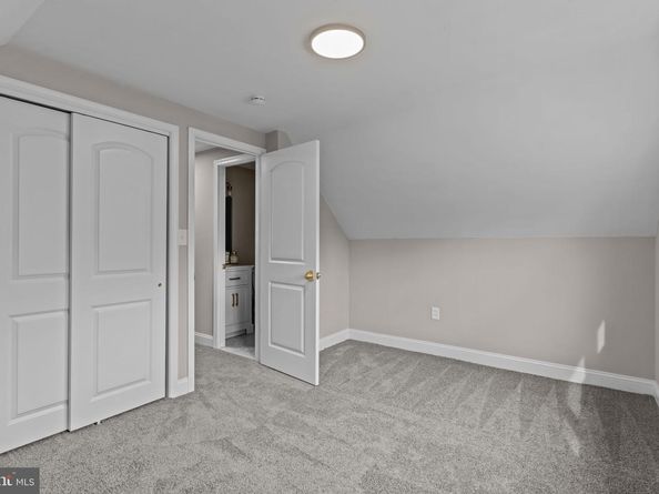 14 Iris Road, Levittown PA 19057