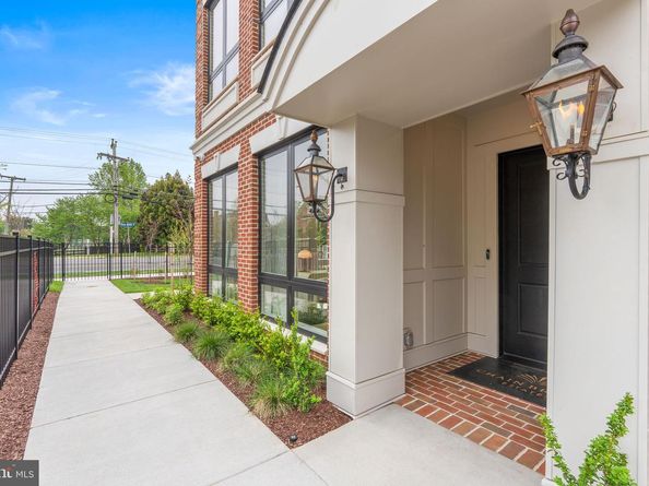 1620 Chain Bridge Road, Mclean VA 22101