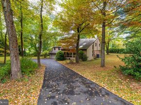 2390 Terwood Road, Huntingdon Valley PA 19006