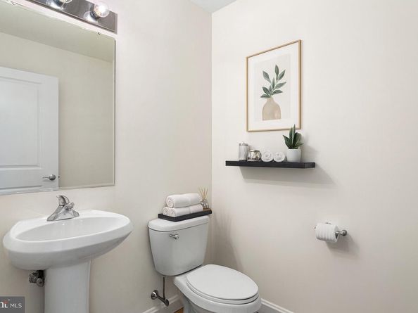 901 N Penn Street R2203, Philadelphia PA 19123