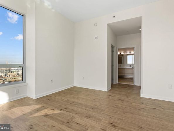 901 N Penn Street R2203, Philadelphia PA 19123