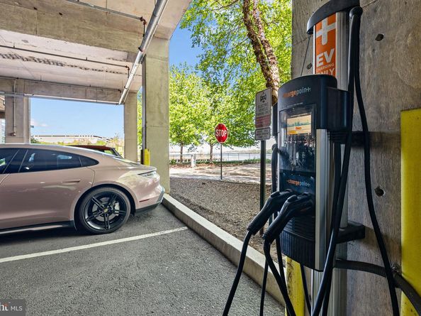 901 N Penn Street R2203, Philadelphia PA 19123