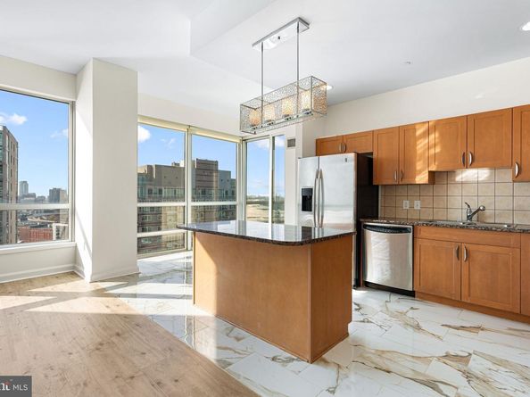 901 N Penn Street R2203, Philadelphia PA 19123