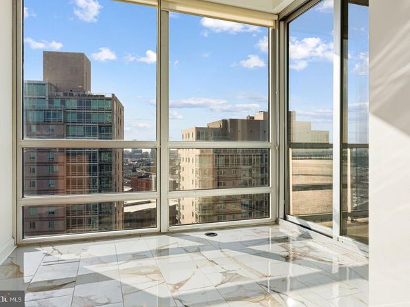 901 N Penn Street R2203, Philadelphia PA 19123