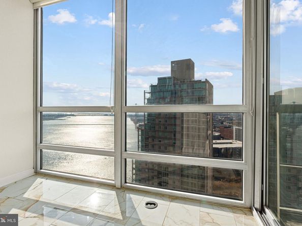 901 N Penn Street R2203, Philadelphia PA 19123