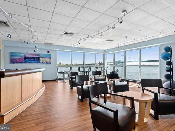 901 N Penn Street R2203, Philadelphia PA 19123