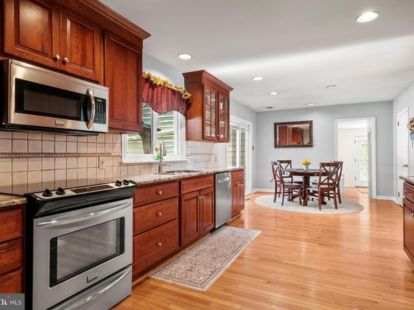 691 Twin Bridge Drive, Wayne PA 19087
