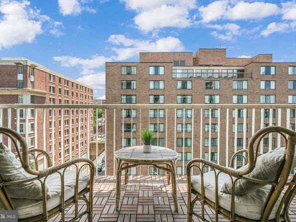 730 24TH Street NW 612, Washington DC 20037