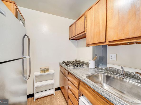 730 24TH Street NW 612, Washington DC 20037