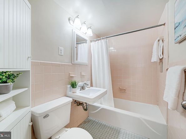 730 24TH Street NW 612, Washington DC 20037