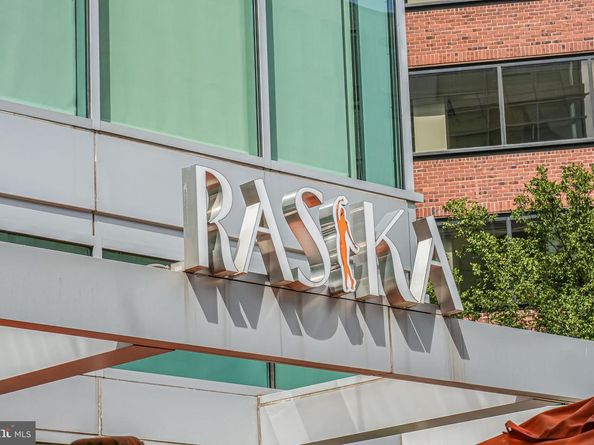 730 24TH Street NW 612, Washington DC 20037