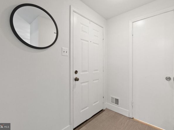 2901 Everleigh Way, Fairfax VA 22031