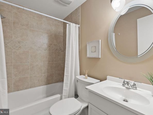 2901 Everleigh Way, Fairfax VA 22031