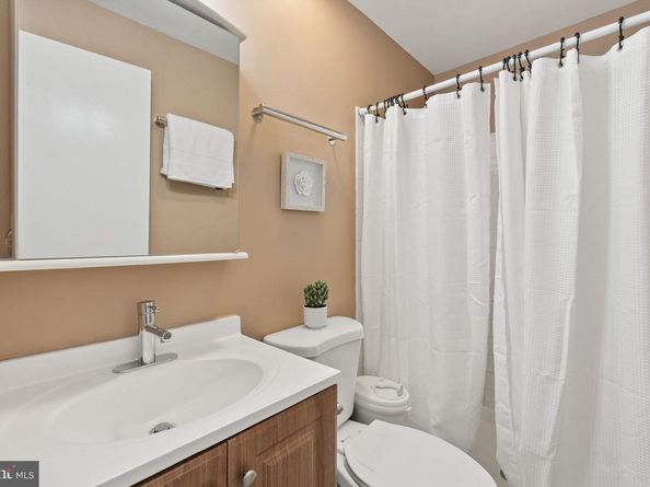 2901 Everleigh Way, Fairfax VA 22031