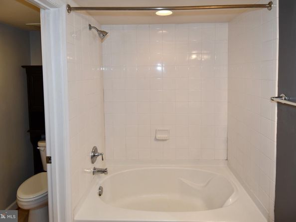 4127 S Four Mile Run Drive Drive 304, Arlington VA 22204