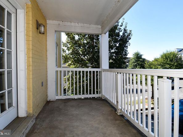 4127 S Four Mile Run Drive Drive 304, Arlington VA 22204