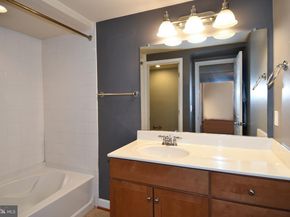 4127 S Four Mile Run Drive Drive 304, Arlington VA 22204