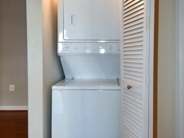 4127 S Four Mile Run Drive Drive 304, Arlington VA 22204